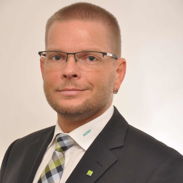 Porträtfoto von Stefan Miedl